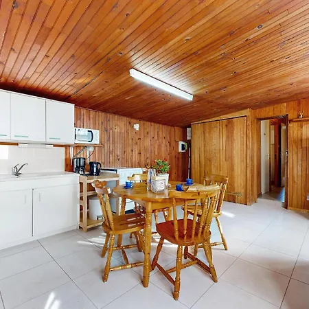 In La Bazouge-de-chemere With Kitchen