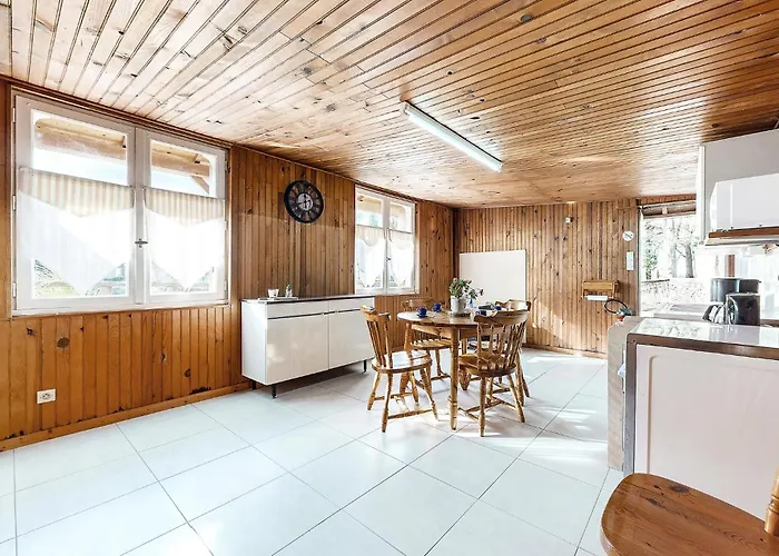 Stunning In La Bazouge-de-Chemeré